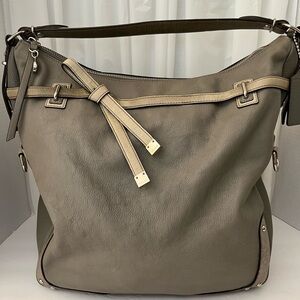 Elegant Grey Coach Leather Shoulder Bag